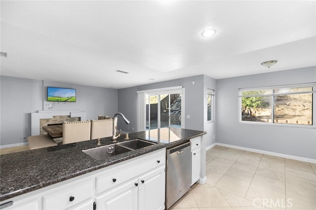 23896 Corinth Drive, Murrieta CA: https://media.crmls.org/medias/37275a07-6f75-4fa7-ae61-ce5cc65d878c.jpg