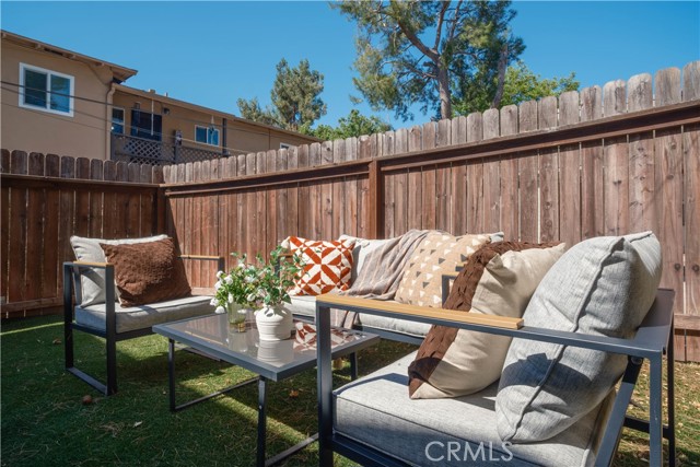 265 N Mar Vista Avenue, Pasadena CA: https://media.crmls.org/medias/372781d7-3d3b-404c-822e-e18d38a87615.jpg