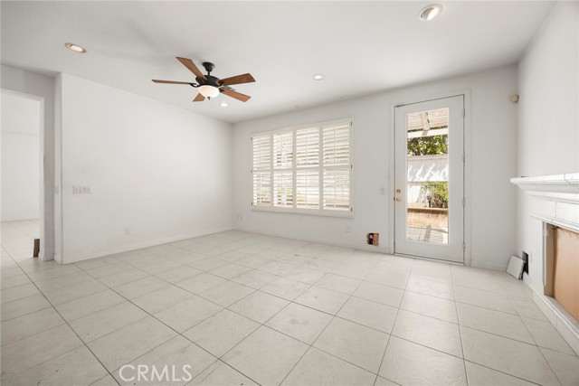 1 Country Walk Drive, Aliso Viejo CA: https://media.crmls.org/medias/37279756-08d1-4d44-8ee4-7256dc48ded6.jpg