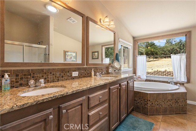 7235 Highland Springs Road, Lakeport CA: https://media.crmls.org/medias/3728ada5-fdd9-4e46-9359-4e81a27656c9.jpg