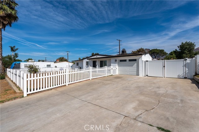 Detail Gallery Image 2 of 25 For 27034 Villa Ave, Highland,  CA 92346 - 4 Beds | 2/1 Baths