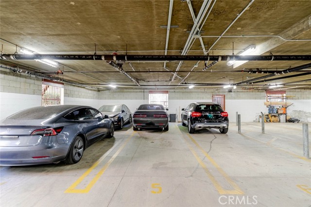 Detail Gallery Image 26 of 26 For 15053 Victory Bld #5,  Van Nuys,  CA 91411 - 2 Beds | 3 Baths