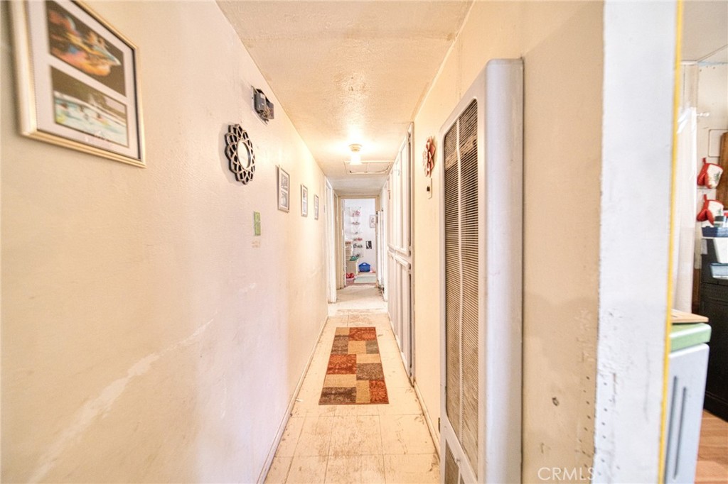 https://media.crmls.org/medias/3729b8c6-a69b-41be-830a-28b5faa291ac.jpg?preset=X-Large