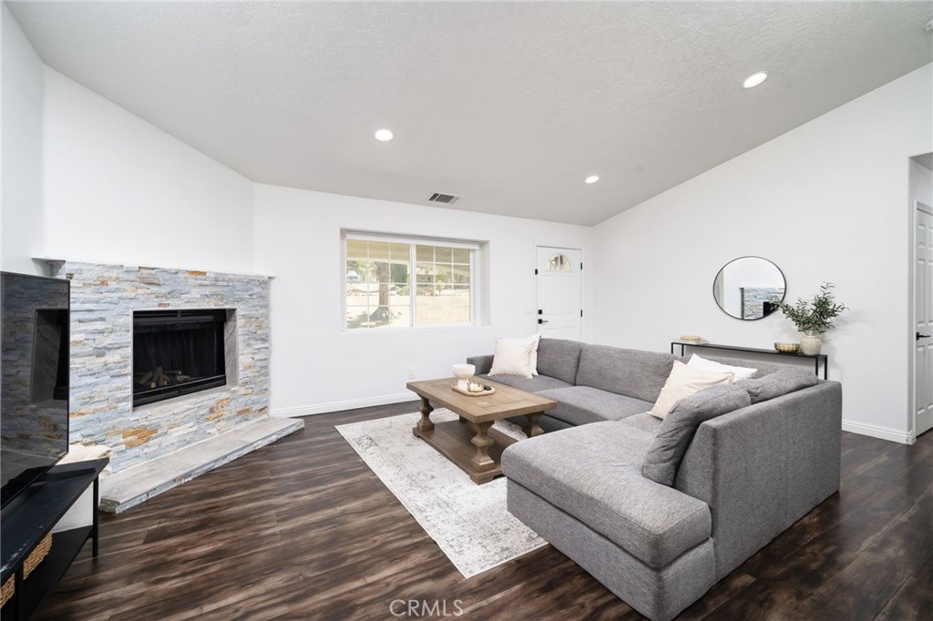 MLS #OC25265495 image #10