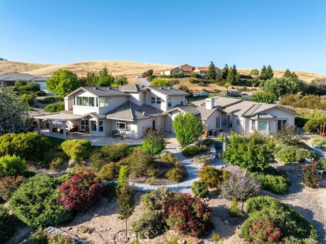 2035 Calle Pattito, Templeton CA: https://media.crmls.org/medias/372aeb9e-b72f-4120-b9a2-111ca84fac97.jpg