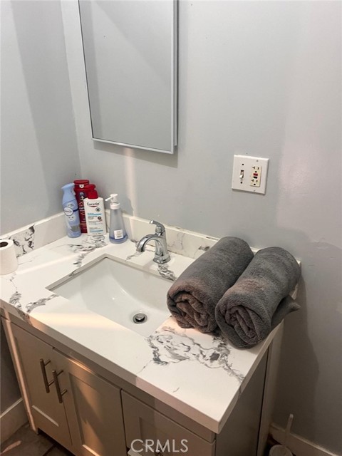 Detail Gallery Image 15 of 22 For 1205 W 57th, Los Angeles,  CA 90037 - 3 Beds | 2 Baths