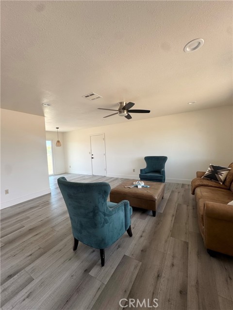 Detail Gallery Image 7 of 20 For 58207 Campanula St, Yucca Valley,  CA 92284 - 3 Beds | 2 Baths