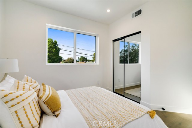 Detail Gallery Image 34 of 47 For 6082 W 18th St, Los Angeles,  CA 90035 - – Beds | – Baths