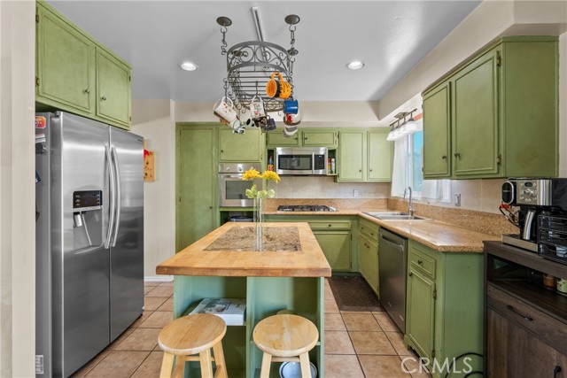 19853 Drasin Drive, Canyon Country CA: https://media.crmls.org/medias/372c74b2-e369-453f-9d07-c134cefdf61f.jpg