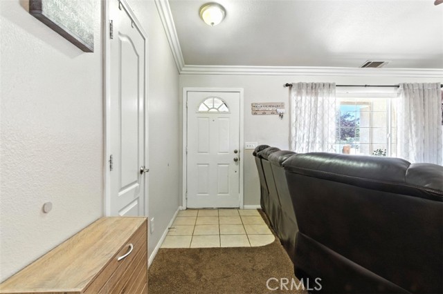 16662 Joshua Street, Hesperia CA: https://media.crmls.org/medias/372cfcc5-3274-4c5b-8d09-c60a0ada249f.jpg
