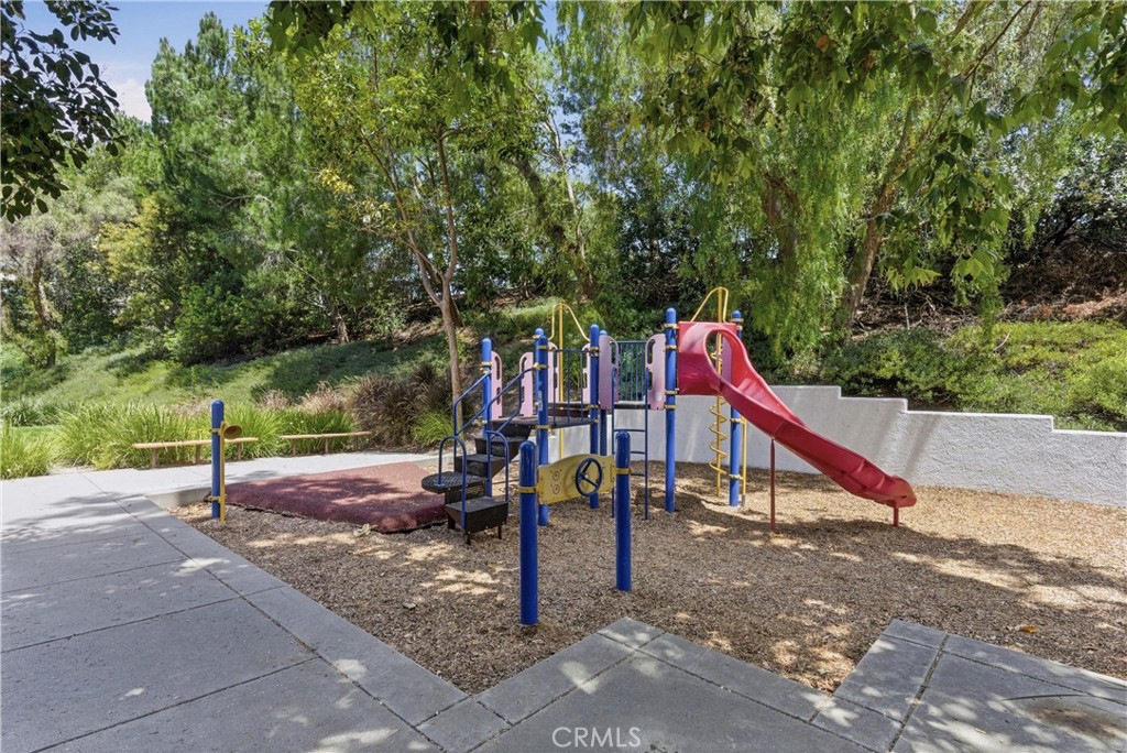 https://media.crmls.org/medias/372d1af8-5919-431b-96c9-e1428347f197.jpg?preset=X-Large
