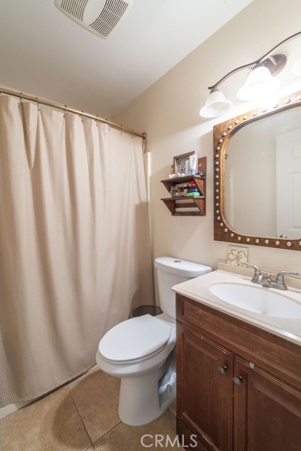 Detail Gallery Image 29 of 48 For 8636 Rancho Cerona Dr, Paramount,  CA 90723 - 4 Beds | 2/1 Baths