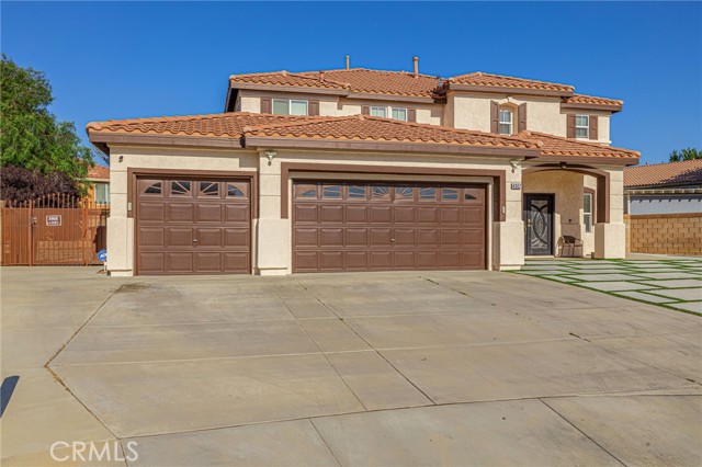 4302 Olivera Place, Lancaster CA: https://media.crmls.org/medias/372e4f79-8c67-4262-a219-654793f01e02.jpg