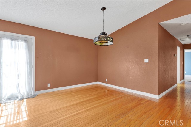 Detail Gallery Image 7 of 41 For 16739 Mission St, Hesperia,  CA 92345 - 3 Beds | 2 Baths