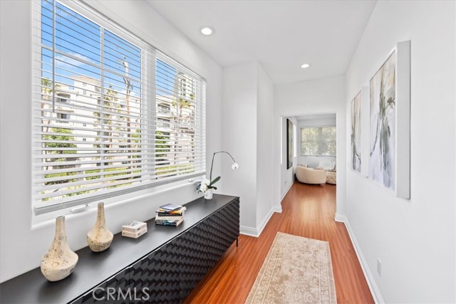 Detail Gallery Image 18 of 54 For 1020 Harbor Crossing, Marina Del Rey,  CA 90292 - 4 Beds | 4/1 Baths