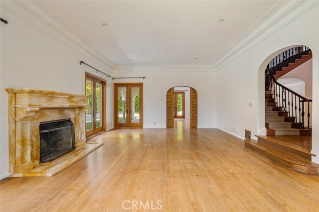 11159 La Maida Street, North Hollywood CA: https://media.crmls.org/medias/372f5b1c-27e2-42cd-8c18-a3a87834f359.jpg