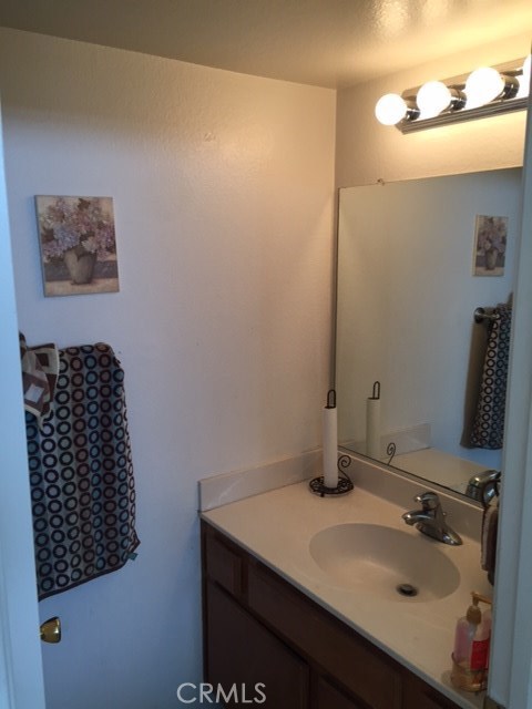 Detail Gallery Image 4 of 15 For 111 Monroe Ct, San Bernardino,  CA 92408 - 3 Beds | 2/1 Baths