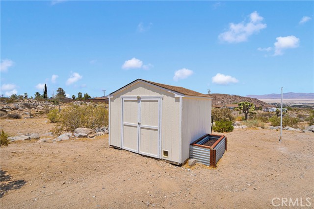 Detail Gallery Image 42 of 50 For 32252 Emerald Rd, Lucerne Valley,  CA 92356 - 4 Beds | 2 Baths