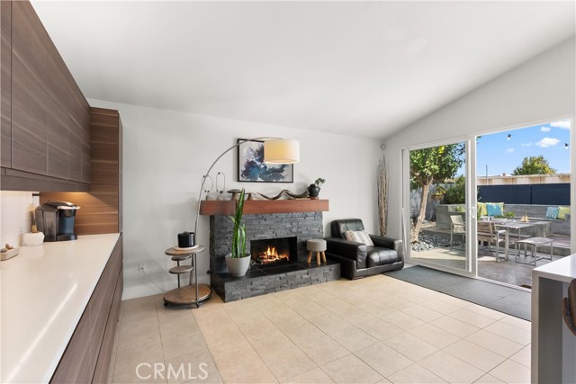 Detail Gallery Image 16 of 43 For 20442 Harbor Isle Ln, Huntington Beach,  CA 92646 - 3 Beds | 2 Baths