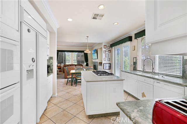 1050 Fuller Drive, Claremont CA: https://media.crmls.org/medias/37333a0f-4b65-48dc-b6eb-95ce3c85a4de.jpg