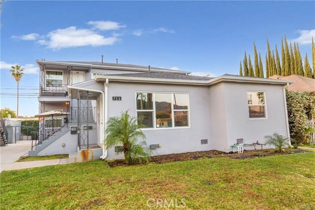 716 W Glenoaks Boulevard, Glendale CA: https://media.crmls.org/medias/37349568-6c3d-4098-b255-16d897b9aa9f.jpg