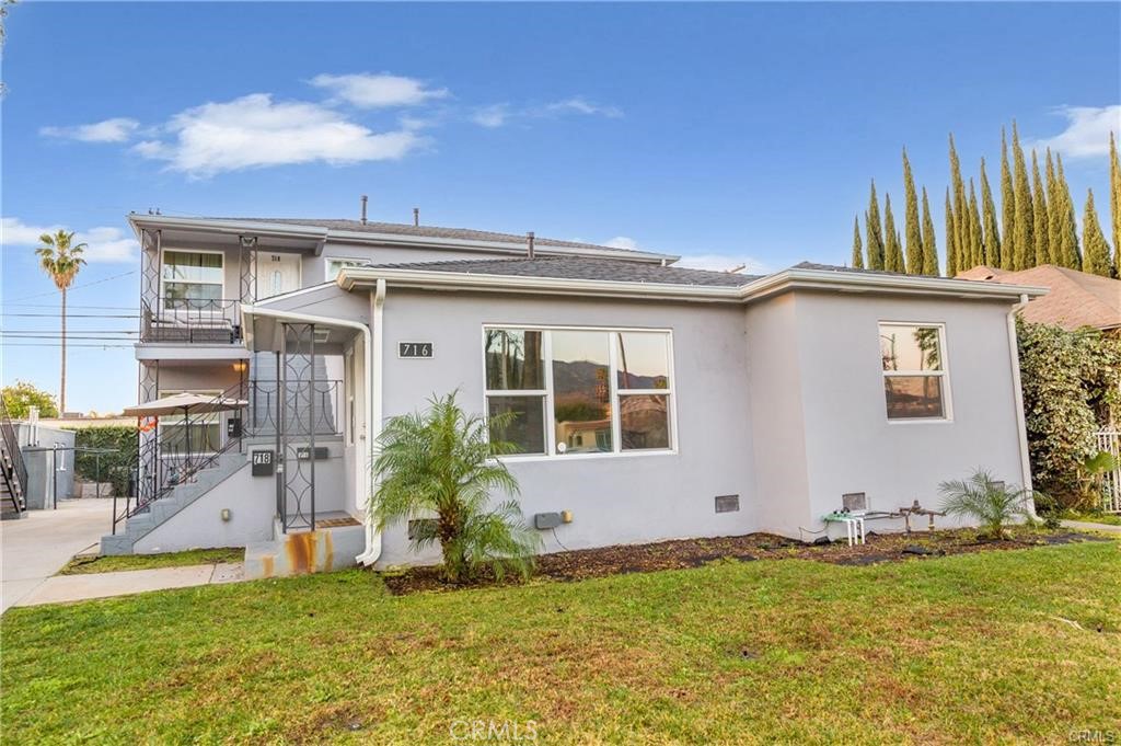 716 W Glenoaks Boulevard