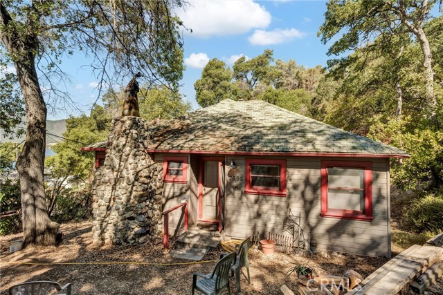 Detail Gallery Image 2 of 17 For 2690 Carmel Ave, Clearlake,  CA 95424 - 2 Beds | 1 Baths
