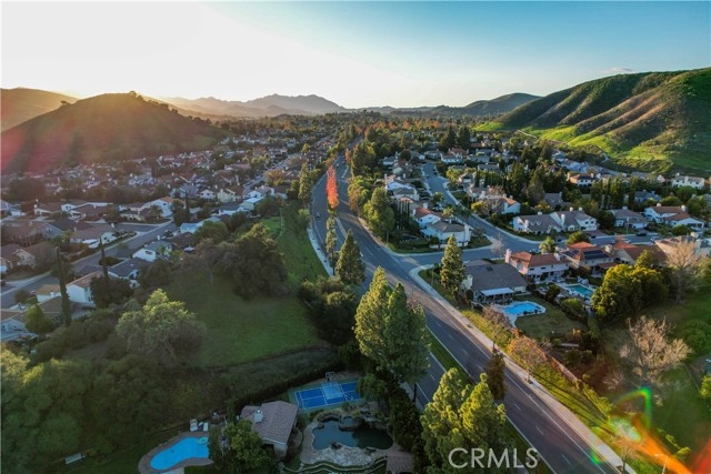 Detail Gallery Image 4 of 50 For 5684 Grey Rock Rd, Agoura Hills,  CA 91301 - 4 Beds | 3/1 Baths