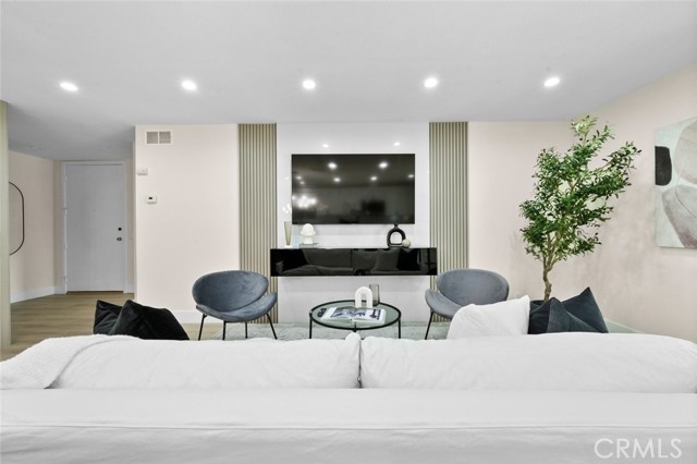 Detail Gallery Image 13 of 30 For 100 S Doheny Dr #220,  Los Angeles,  CA 90048 - 2 Beds | 2 Baths