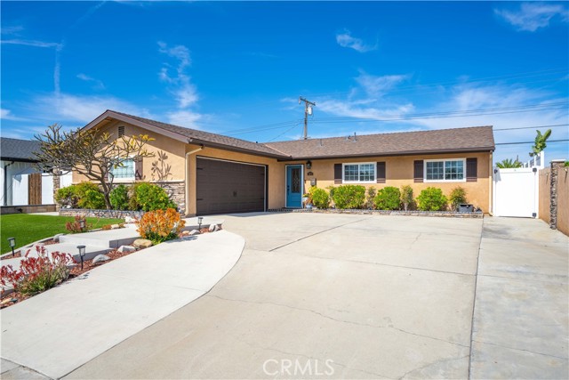 Image 1 of 43 For 4611 Myra  