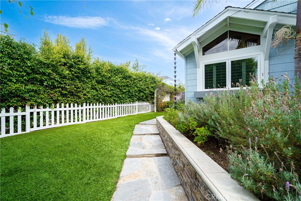 MLS #OC25233246 image #30