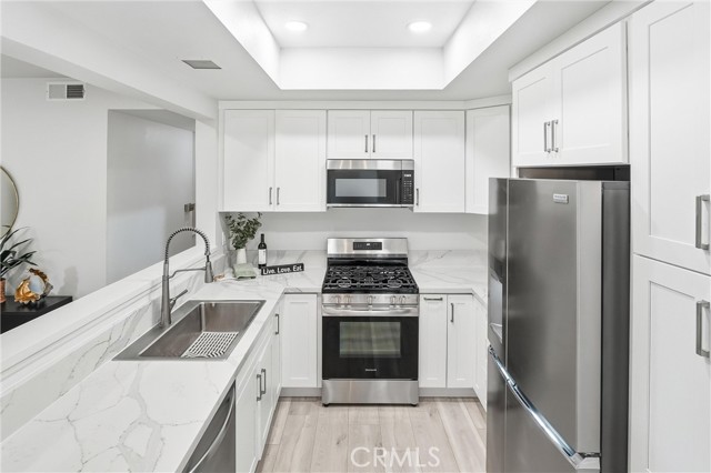 Detail Gallery Image 12 of 52 For 7322 Yellowtail Drive #104,  Huntington Beach,  CA 92648 - 2 Beds | 2 Baths