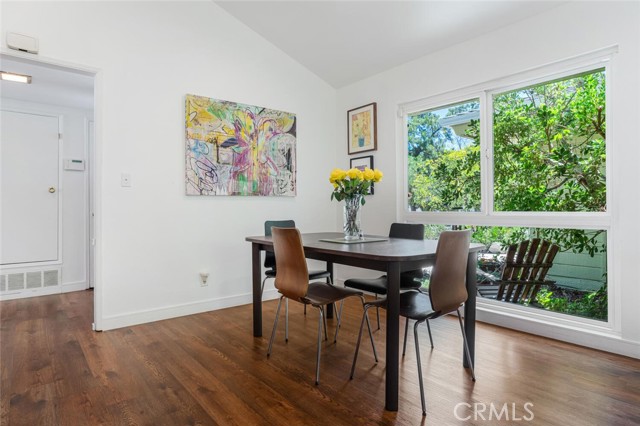 24101 Philiprimm Street, Woodland Hills CA: https://media.crmls.org/medias/373719c7-7d21-4c2d-a54d-bbdc23064169.jpg