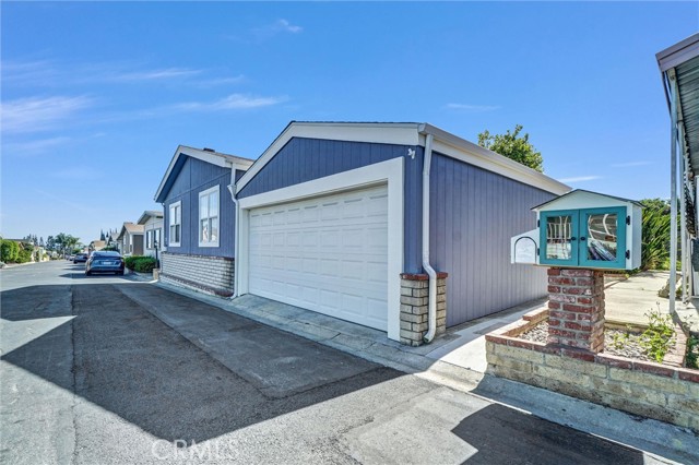 Detail Gallery Image 4 of 32 For 1051 Site Dr #51,  Brea,  CA 92821 - 3 Beds | 2 Baths