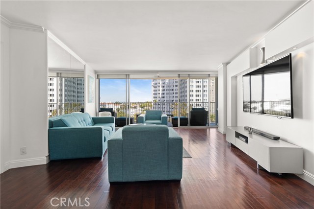 700 E Ocean Boulevard, Long Beach CA: https://media.crmls.org/medias/3737a4f1-9e0a-4fa2-af31-19fb06021930.jpg