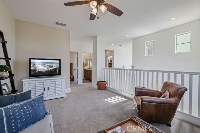 Detail Gallery Image 31 of 62 For 28658 Farrier Dr, Valencia,  CA 91354 - 3 Beds | 3/1 Baths
