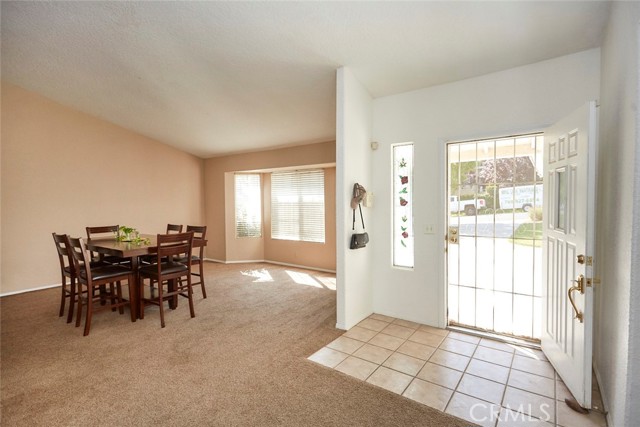 Detail Gallery Image 5 of 37 For 17740 Granada Dr, Victorville,  CA 92395 - 3 Beds | 2 Baths