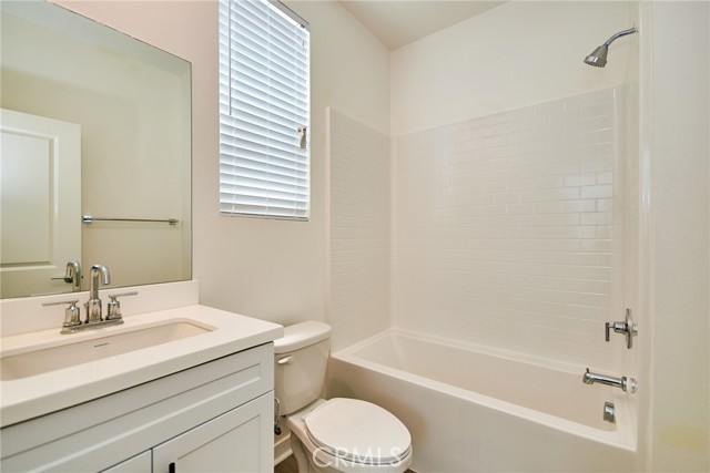 Detail Gallery Image 28 of 39 For 944 N Divino Privado, Ontario,  CA 91764 - 3 Beds | 3/1 Baths