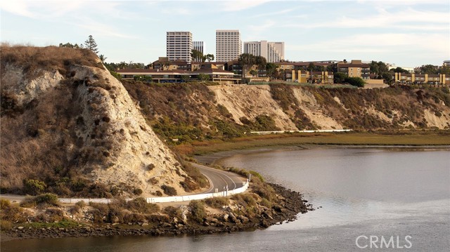 412 Evening Star Lane, Newport Beach CA: https://media.crmls.org/medias/37398ba4-a034-49f4-8c20-662fa2df7646.jpg