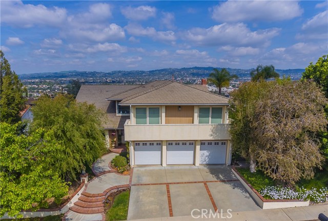 221 E Country Hills Dr, La Habra, CA 90631