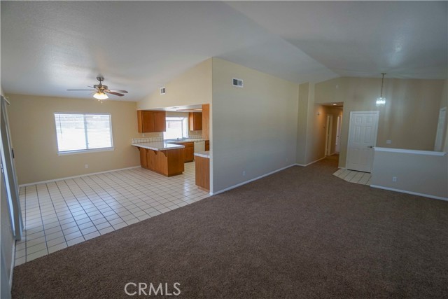 Detail Gallery Image 6 of 23 For 11540 Mohawk Rd, Apple Valley,  CA 92308 - 3 Beds | 2 Baths