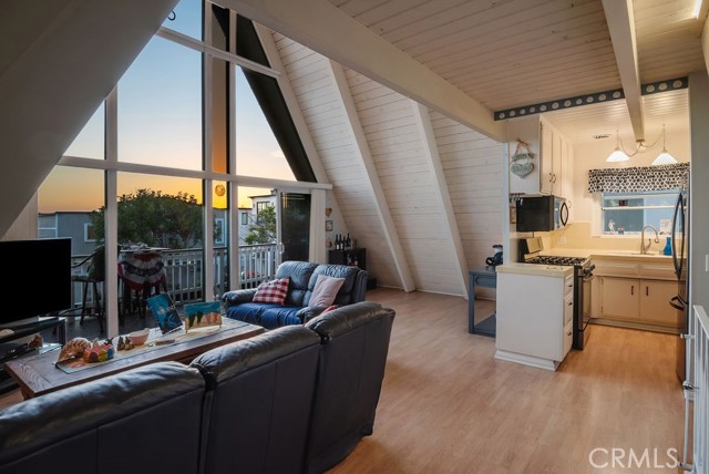 1504 Highland Avenue, Manhattan Beach, California 90266, 3 Bedrooms Bedrooms, ,3 BathroomsBathrooms,Residential,Sold,Highland,SB22068385