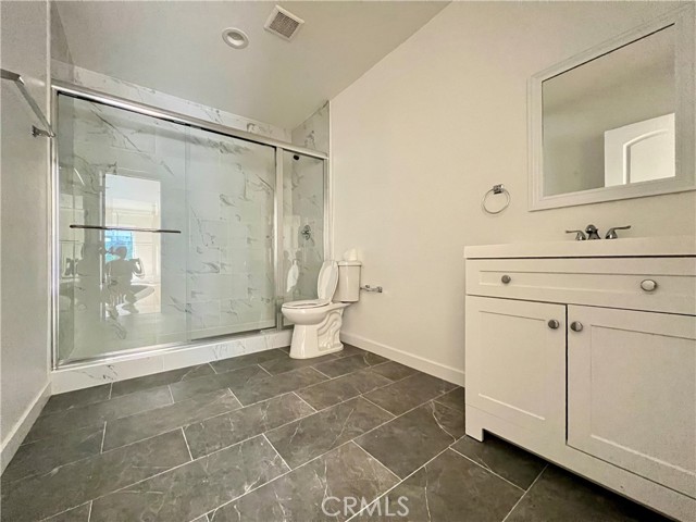 Detail Gallery Image 5 of 18 For 2418 Carmona Ave, Los Angeles,  CA 90016 - 3 Beds | 4/1 Baths