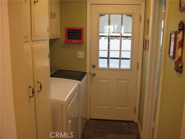 Detail Gallery Image 9 of 27 For 11408 214th, Lakewood,  CA 90715 - 3 Beds | 1/1 Baths