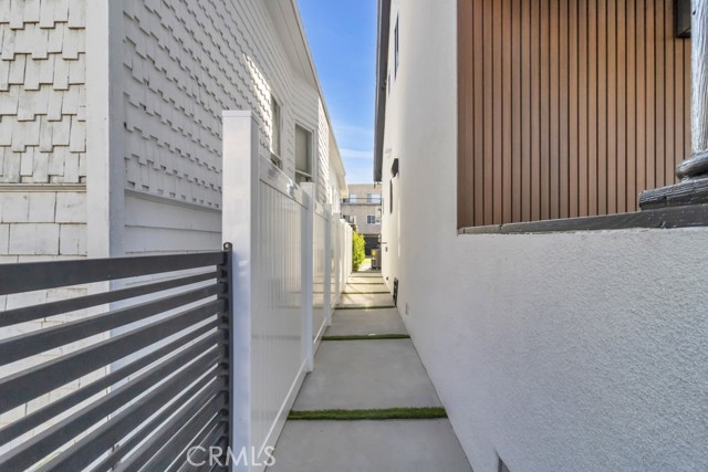 629 Olive Avenue, Long Beach CA: https://media.crmls.org/medias/373bc7c7-cb51-4d6f-b8ed-0d2715bc9eb4.jpg