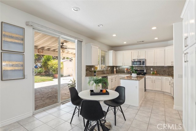 4262 Havenridge, Corona CA: https://media.crmls.org/medias/373ca6bc-d995-4849-a5eb-ddd1403b7441.jpg