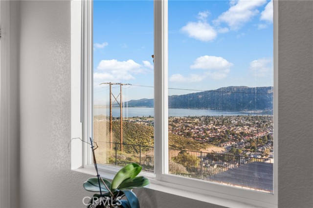 Detail Gallery Image 24 of 42 For 4013 Elderberry, Lake Elsinore,  CA 92530 - 5 Beds | 3 Baths