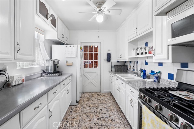 Detail Gallery Image 4 of 24 For 5150 W 135th St, Hawthorne,  CA 90250 - 3 Beds | 2 Baths