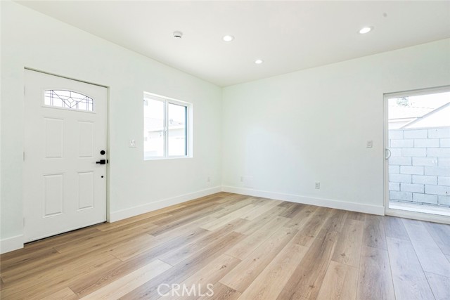 Detail Gallery Image 12 of 27 For 8256 1/2 Vantage Ave, North Hollywood,  CA 91605 - 3 Beds | 2/1 Baths