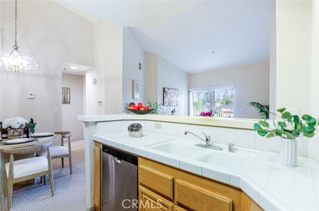 Detail Gallery Image 8 of 21 For 5805 Oak Bend #302,  Oak Park,  CA 91377 - 1 Beds | 1 Baths